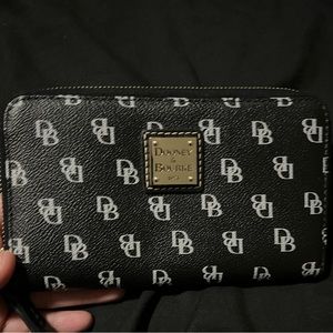 Dooney & Bourke wallet